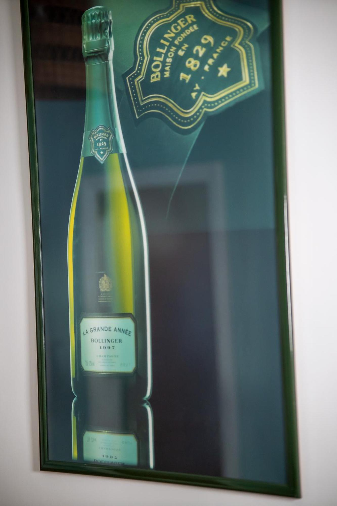 Le Charme Des Berceaux Lägenhet Épernay Exteriör bild