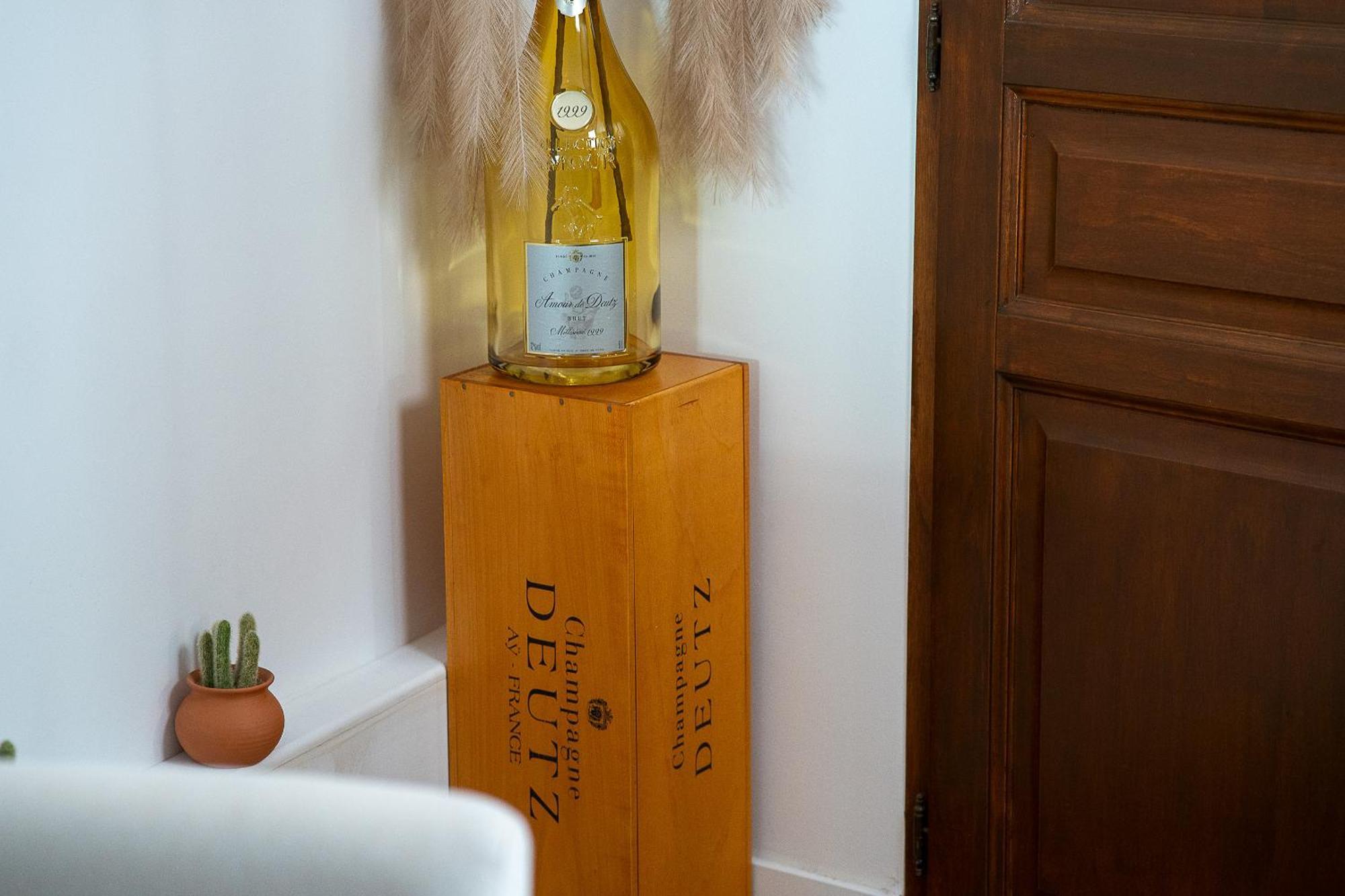 Le Charme Des Berceaux Lägenhet Épernay Exteriör bild